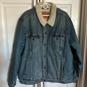 Levi Strauss $ Co Jean jacket with Sherpa inside very warm, size XXL